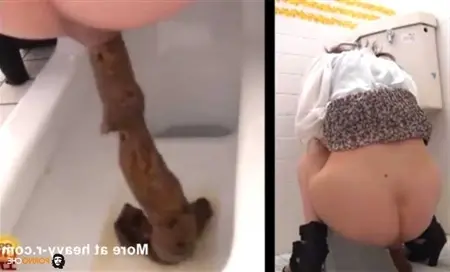 लड़कियां एक सार्वजनिक शौचालय में बकवास करती हैं