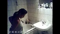 मैंने एक छिपे हुए कैमरे पर एक बाथरूम में एक भतीजी को गोली मार दी